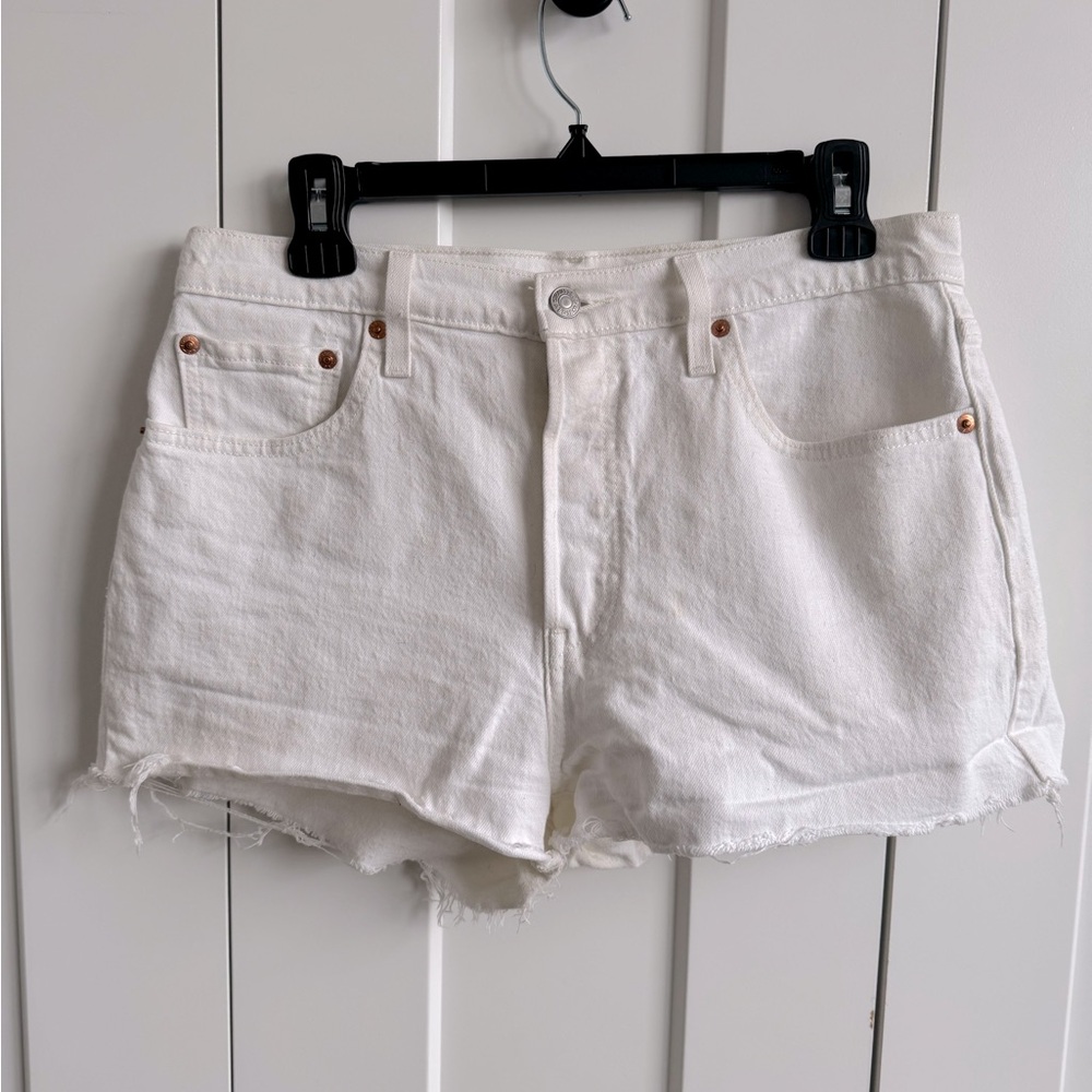 Levi’s 501 original fit high rise white denim women’s shorts size 29